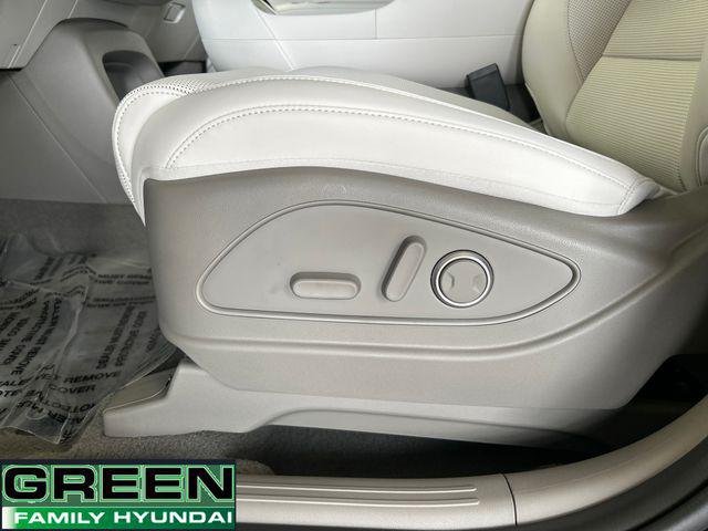 New 2027 Black Hyundai SEL AWD image 12
