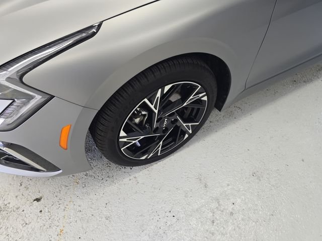 Used 2025 Gray Kia GT-Line image 9