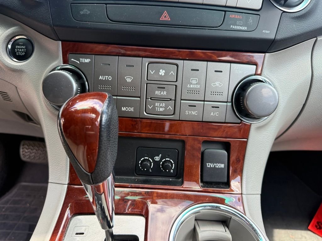 Used 2012 Classic Silver Metallic Toyota Limited image 15