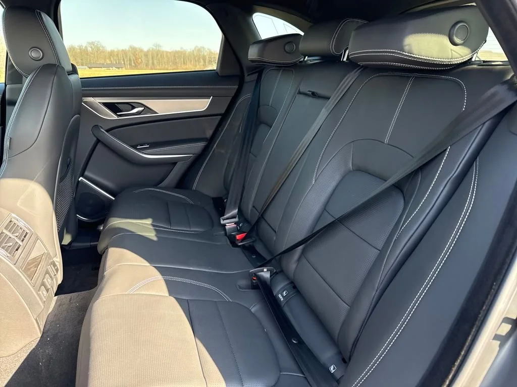 2026 Jaguar F-Pace R-Dynamic S - Photo 14