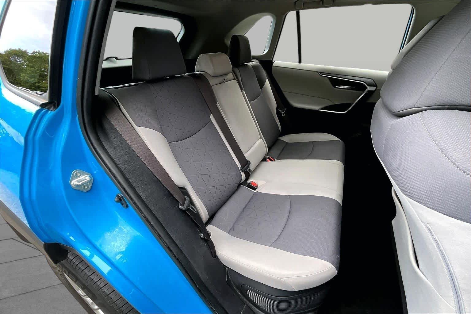 Used 2019 Blue Flame Toyota Hybrid XLE image 19