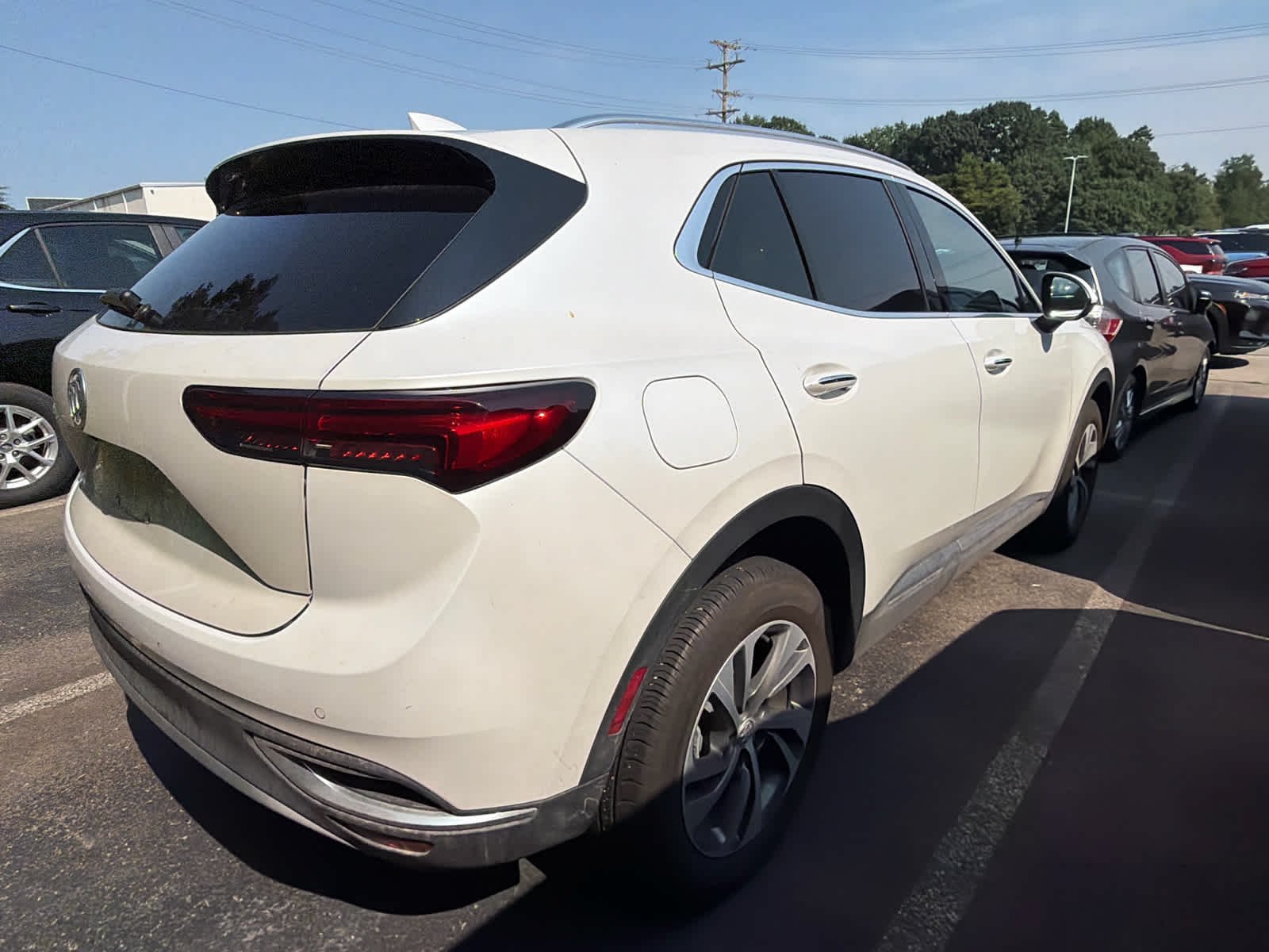 Certified Used 2023 White Frost Tricoat Buick Essence image 3