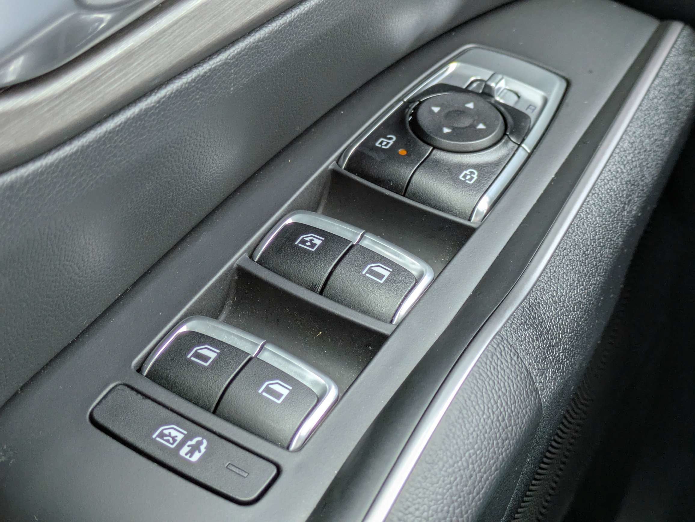 Certified Used 2025 Wolf Gray Kia X-Line EX image 30