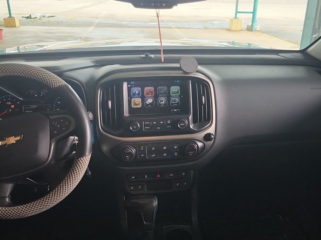 Used 2018 Gray Chevrolet Z71 image 8