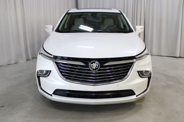Used 2022 White Buick Premium Group image 30