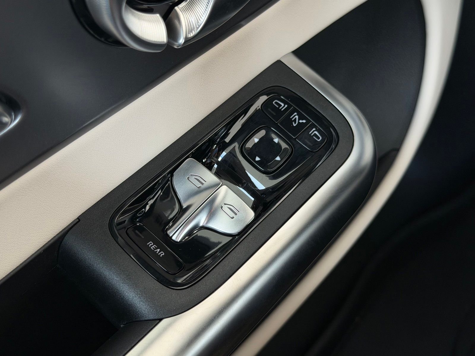 New 2027 Polar White Mercedes-Benz CLA 350 image 17