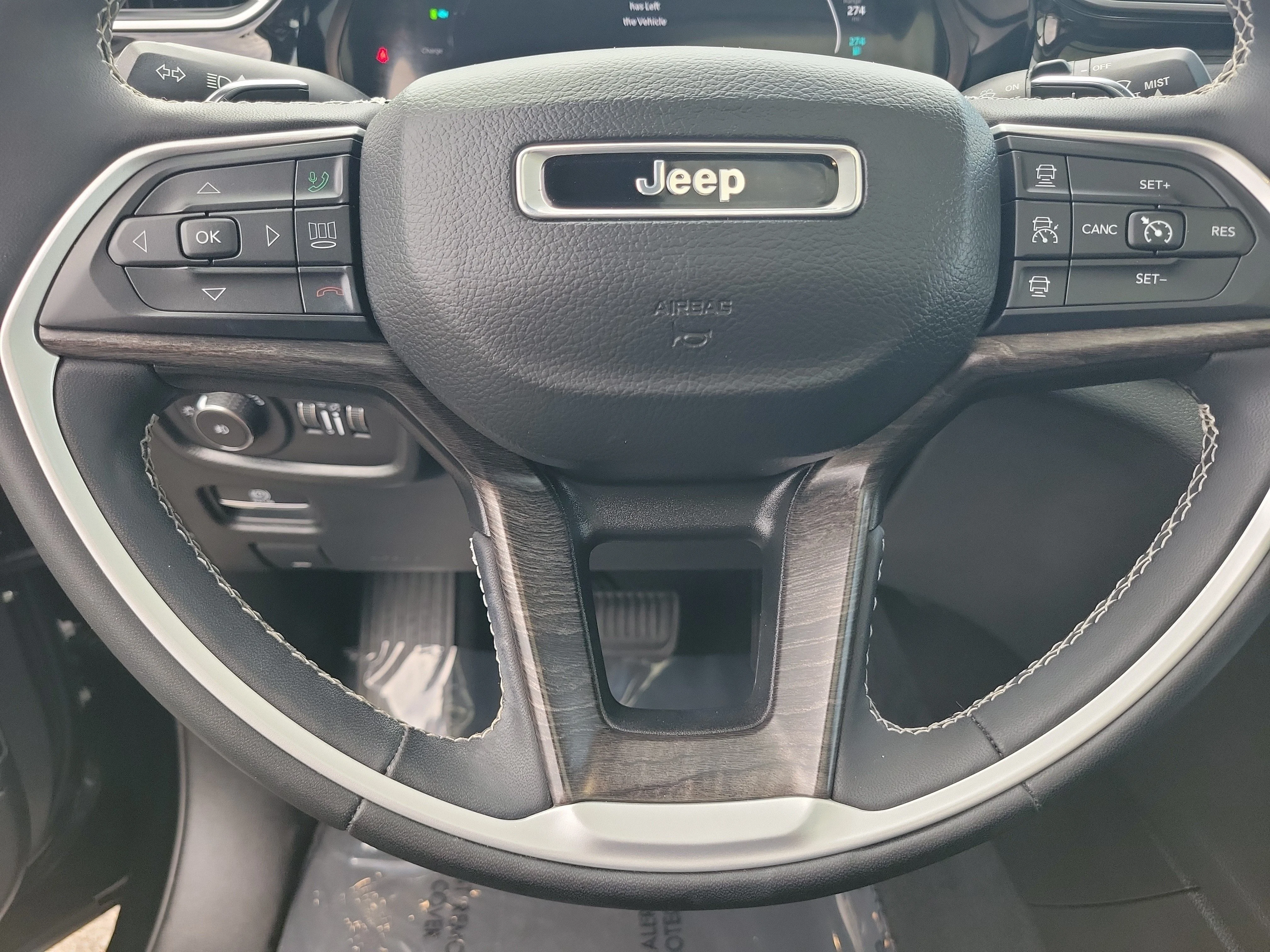 Certified Used 2023 Black Jeep 4xe image 24
