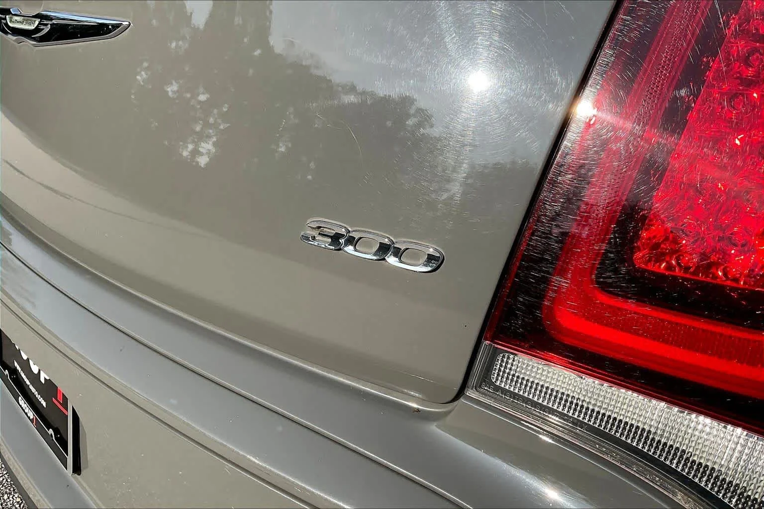 Used 2019 Ceramic Grey Clearcoat Chrysler Touring image 10
