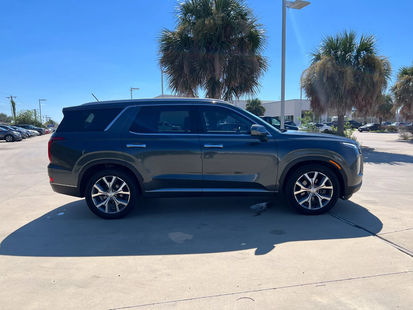 Used 2022 Green Hyundai SEL image 7
