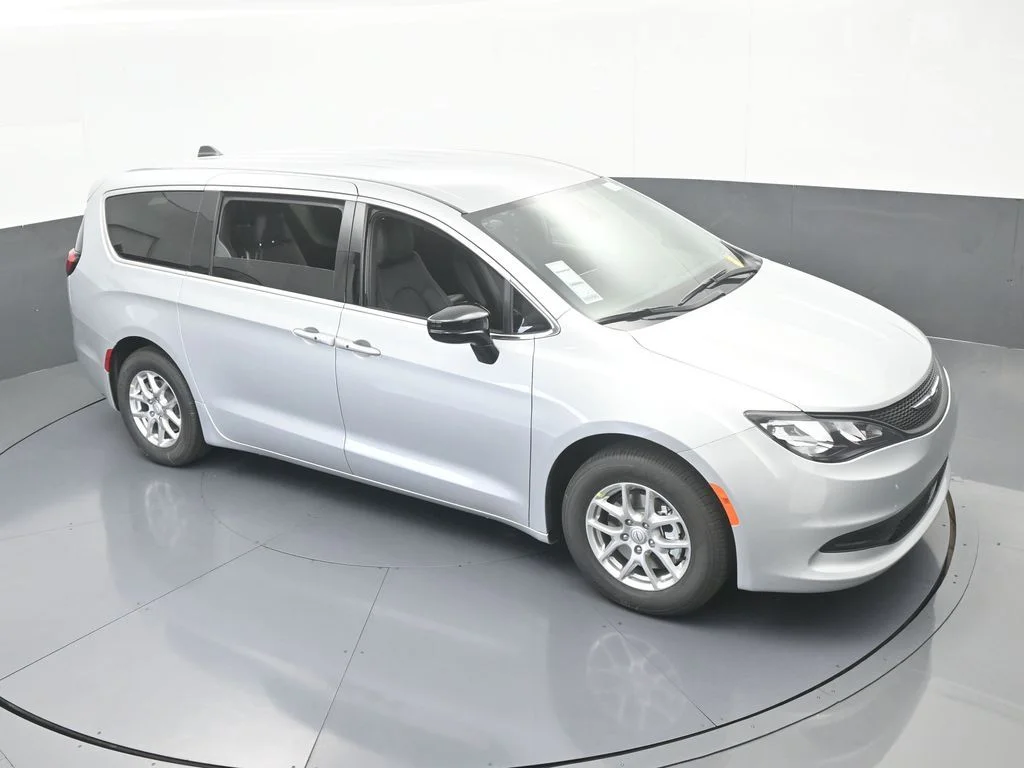 2026 Chrysler Voyager LX - Photo 50