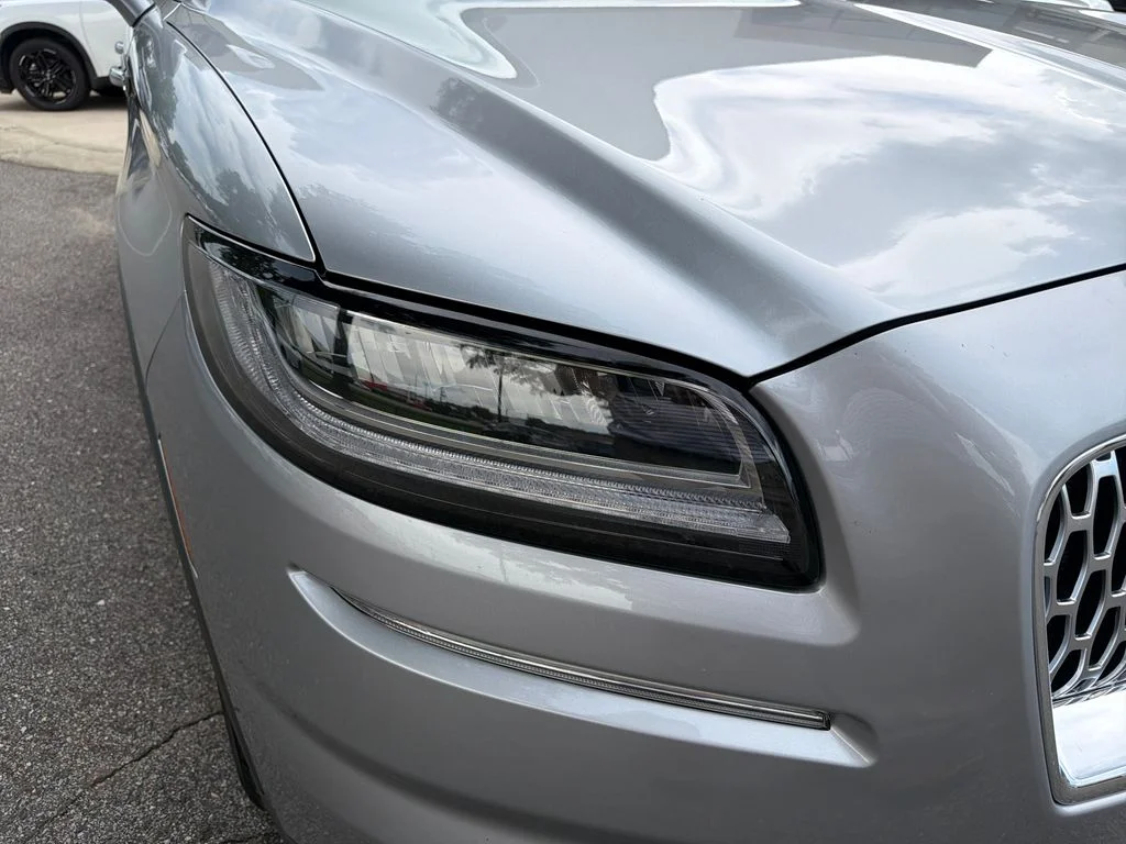 Used 2023 Radiance Metallic Lincoln Reserve image 16