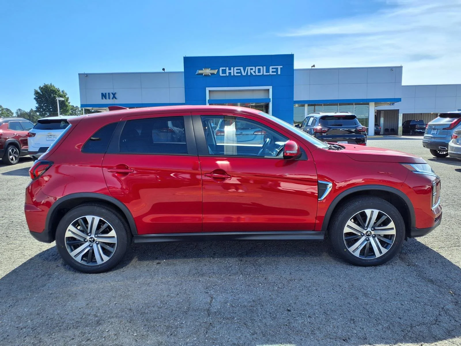 Used 2025 Red Mitsubishi SE image 20