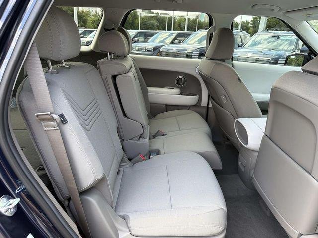 New 2027 Blue Hyundai SE FWD image 17