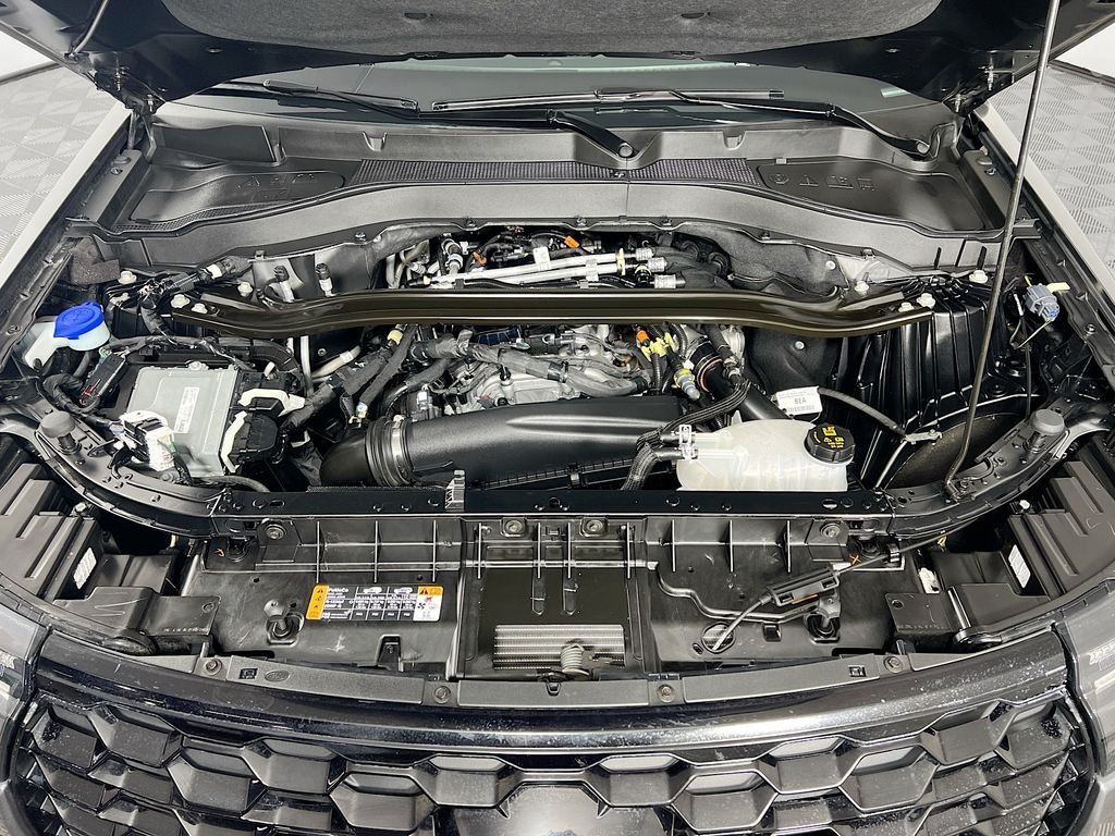 Used 2025 Carbonized Gray Metallic Ford ST-Line image 31