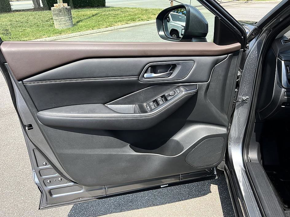 Used 2023 Gun Metallic Nissan SV image 20