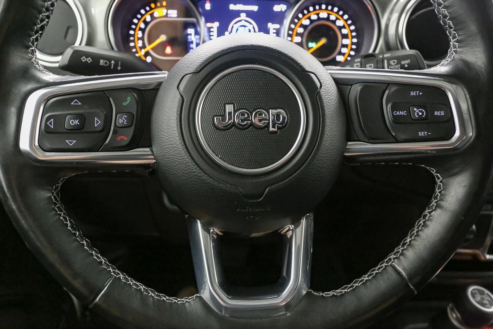 Used 2022 Bright White Clearcoat Jeep Unlimited Sahara image 39