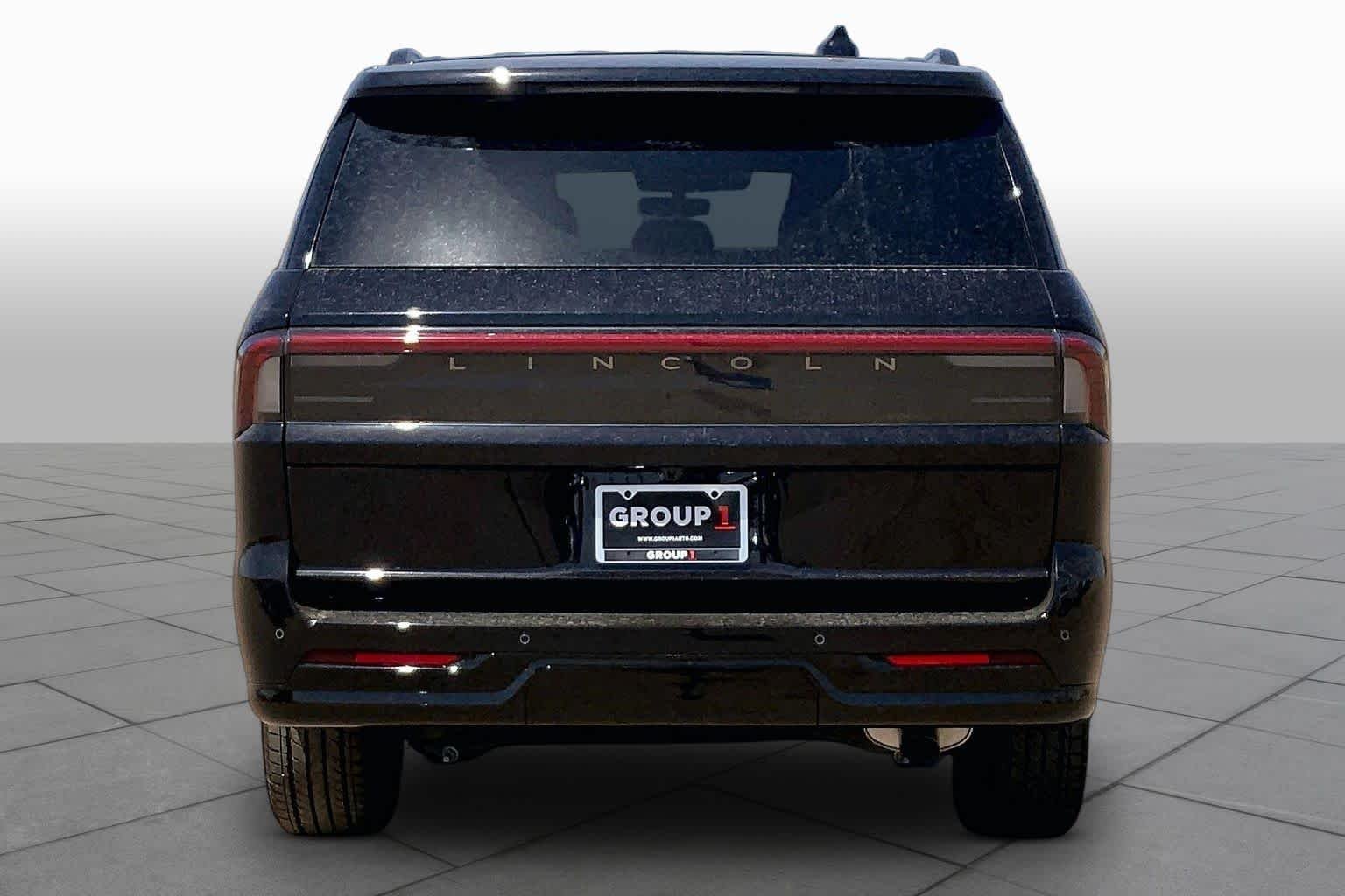 New 2027 Infinite Black Metallic Clearcoat Lincoln Reserve L image 4