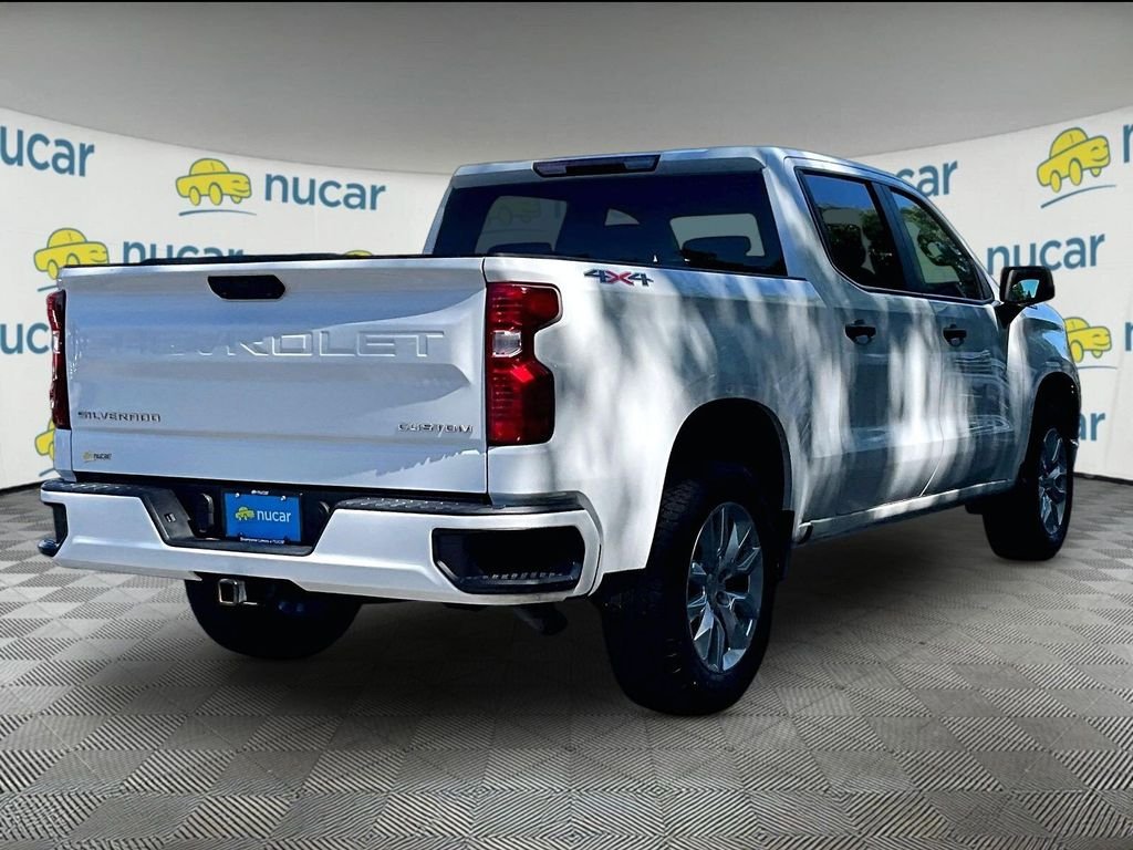 Used 2023 White Chevrolet Custom image 6