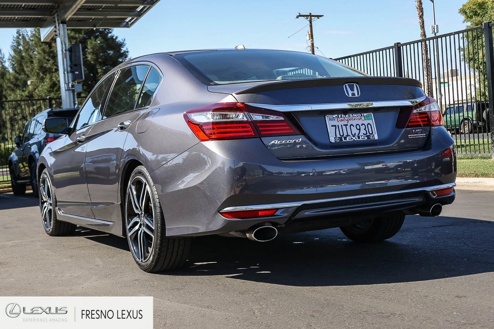 Used 2017 Gray Honda Touring image 4