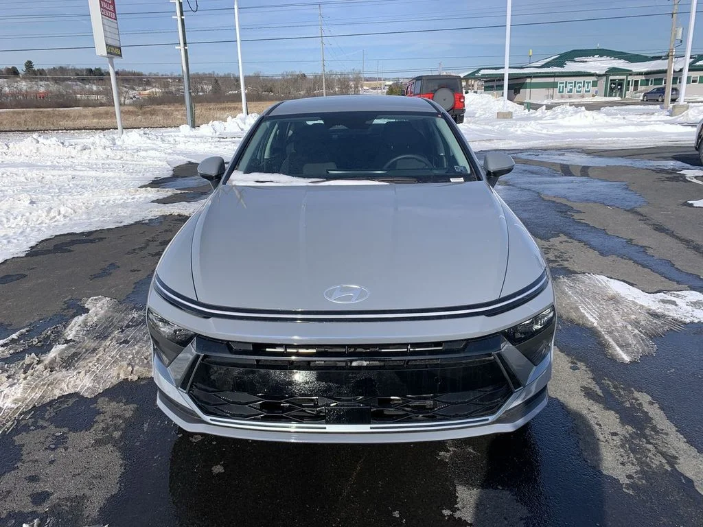 New 2026 Blue Hyundai SE image 3