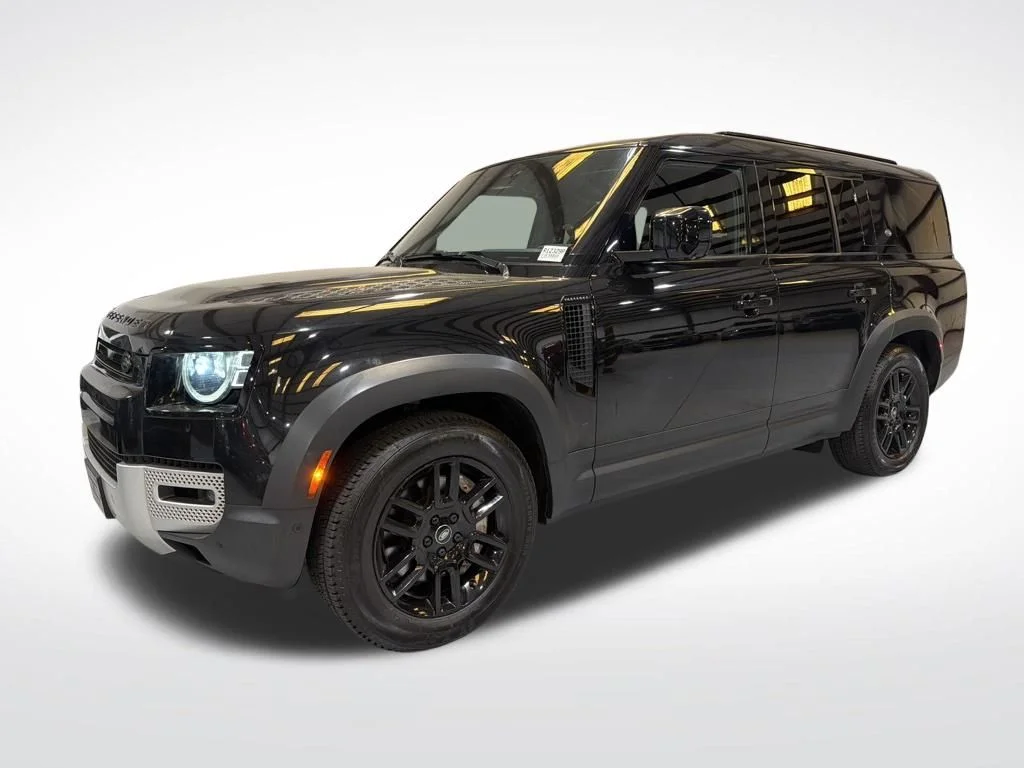 2023 Land Rover Defender SE