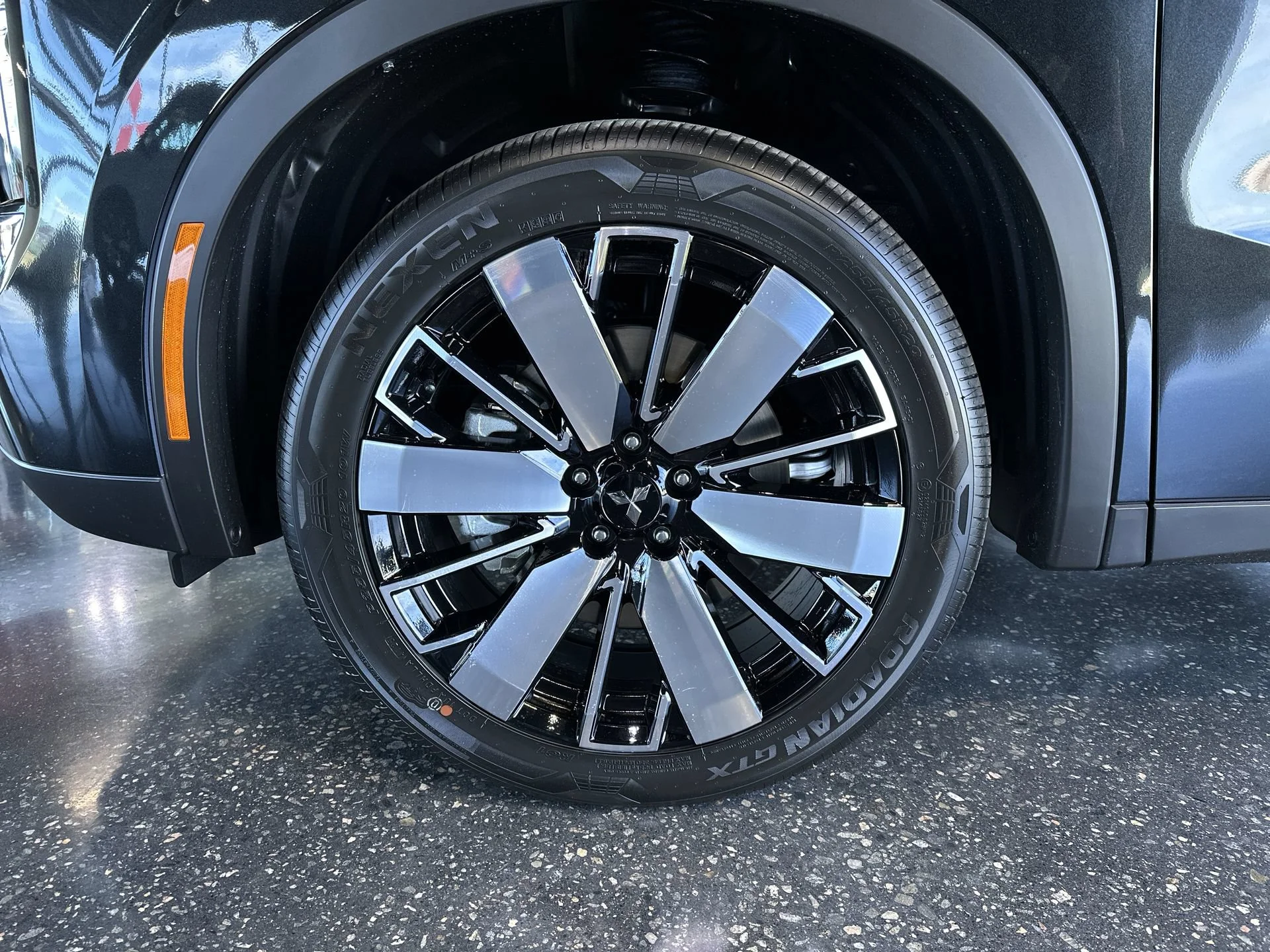 New 2026 Black Diamond Mitsubishi SE image 26