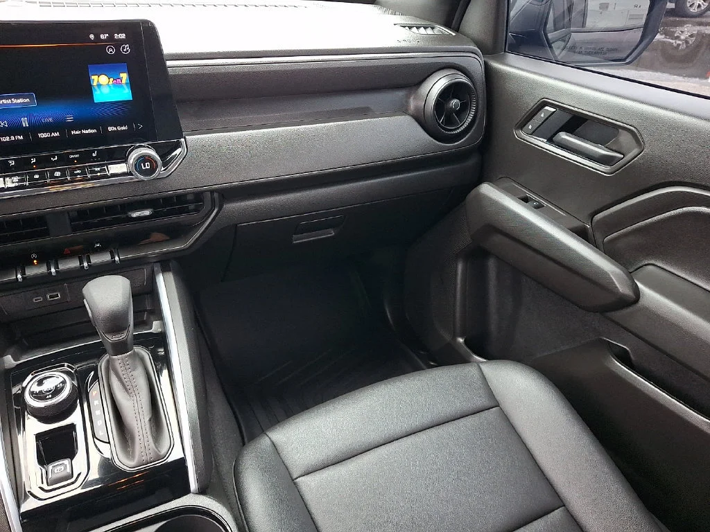 Used 2025 Black Chevrolet Trail Boss image 17