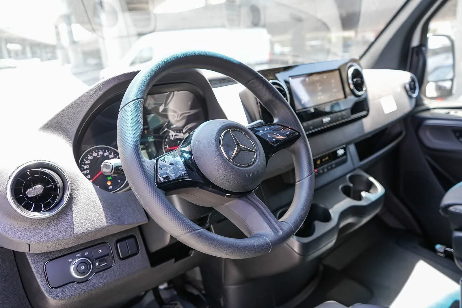New 2025 Arctic+White Mercedes-Benz Cargo 144WB High Roof AWD 2.0L I4 Diesel Turbo HO image 14