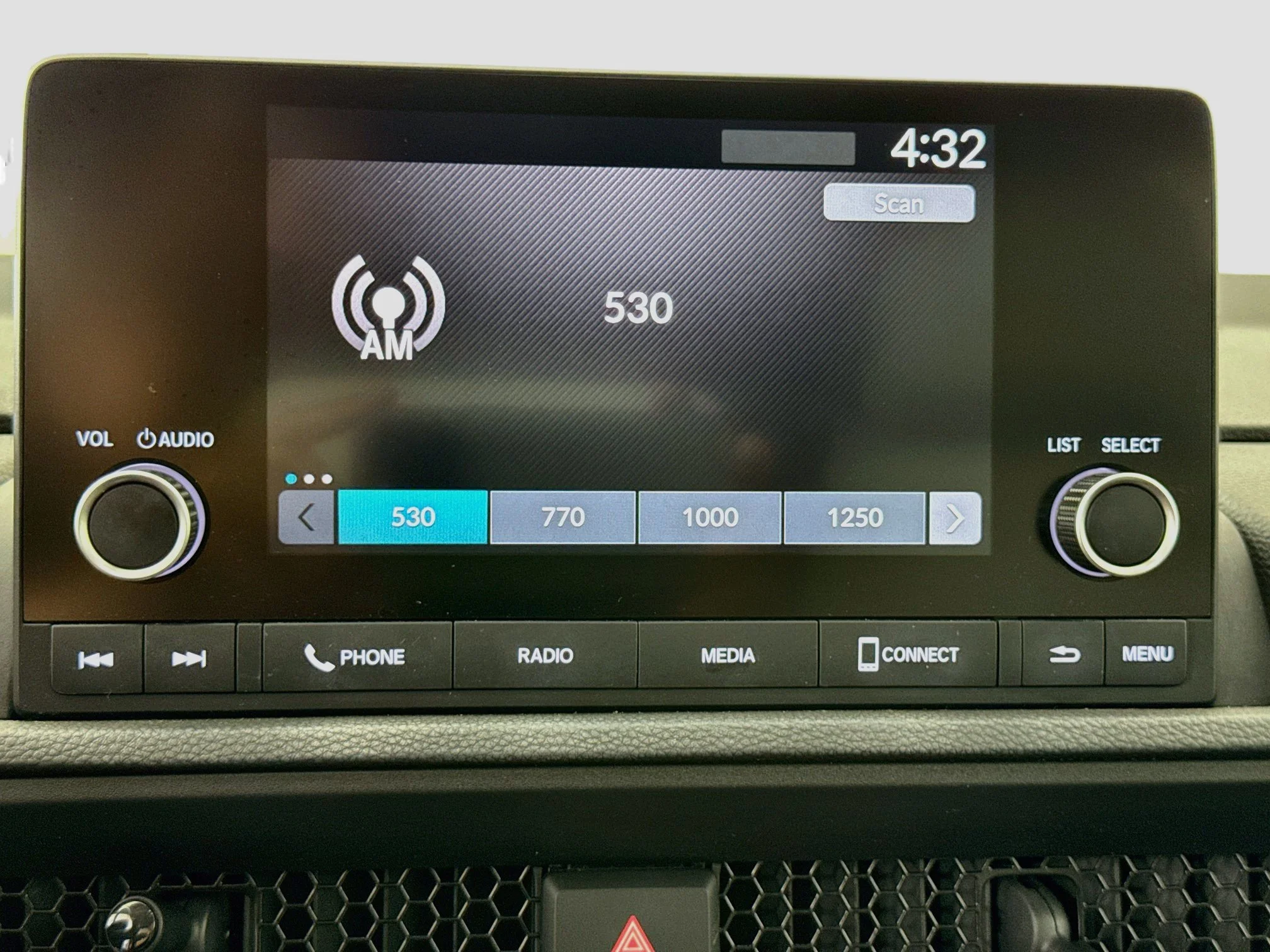 Used 2023 White Honda EX image 16