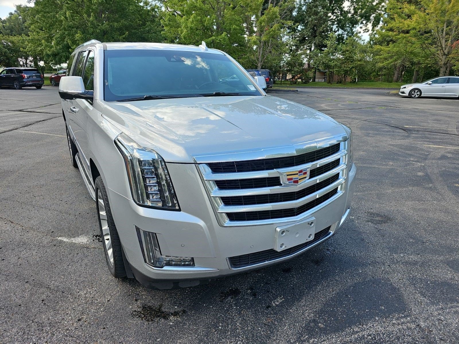 Used 2016 Radiant Silver Metallic Cadillac Luxury Collection image 7