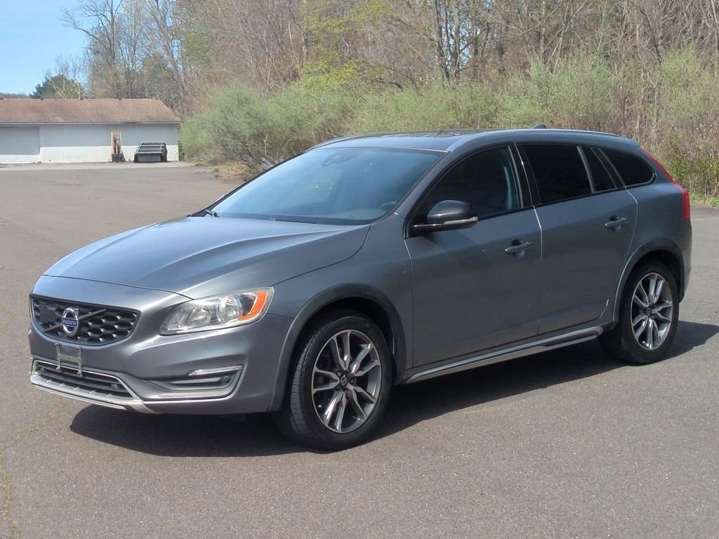 Used 2016 Gray Volvo T5 image 8
