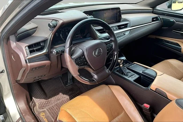 Used 2020 Silver Lexus 350 Luxury image 13