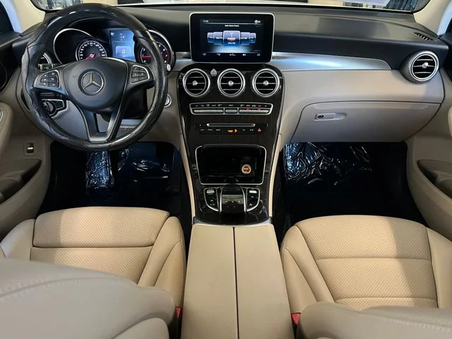 Used 2016 White Mercedes-Benz GLC 300 image 33