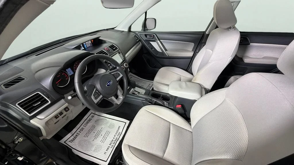 Used 2017  Subaru Premium image 17