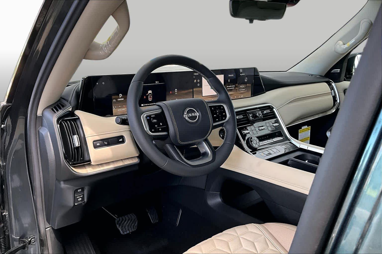 New 2026 Alpine Metallic / Super Black Two-tone Nissan Platinum Reserve image 10