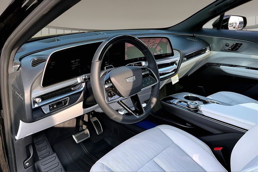 2027 Cadillac LYRIQ Sport - Photo 6