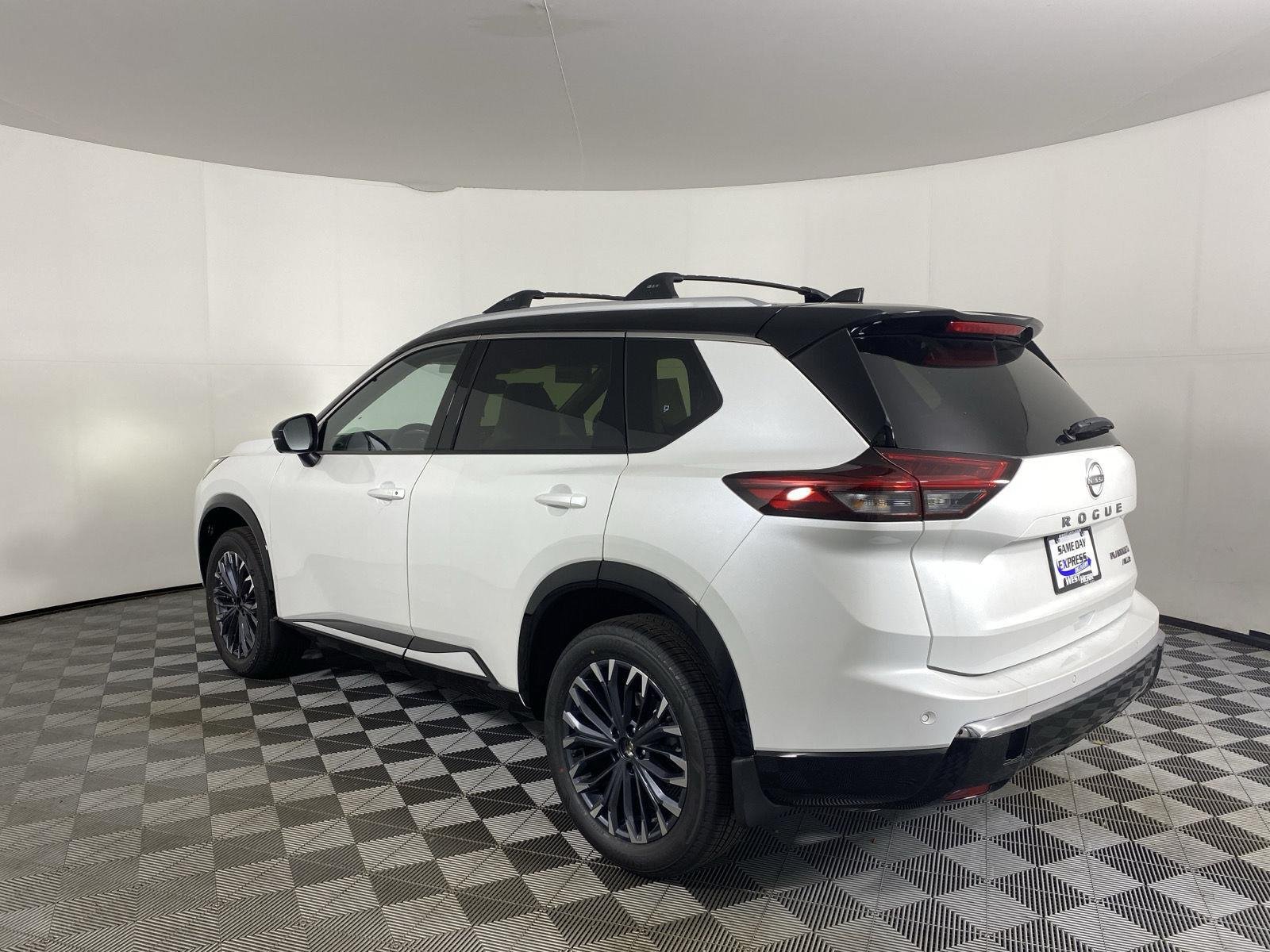 New 2026 Everest White Pearl/Super Black Nissan Platinum image 18