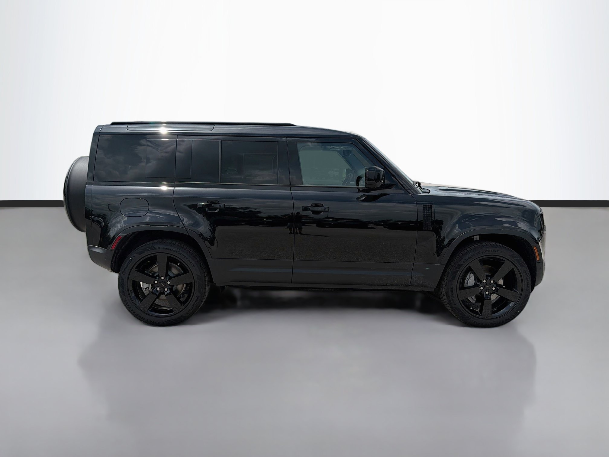 New 2026 Santorini Black Land Rover S image 6