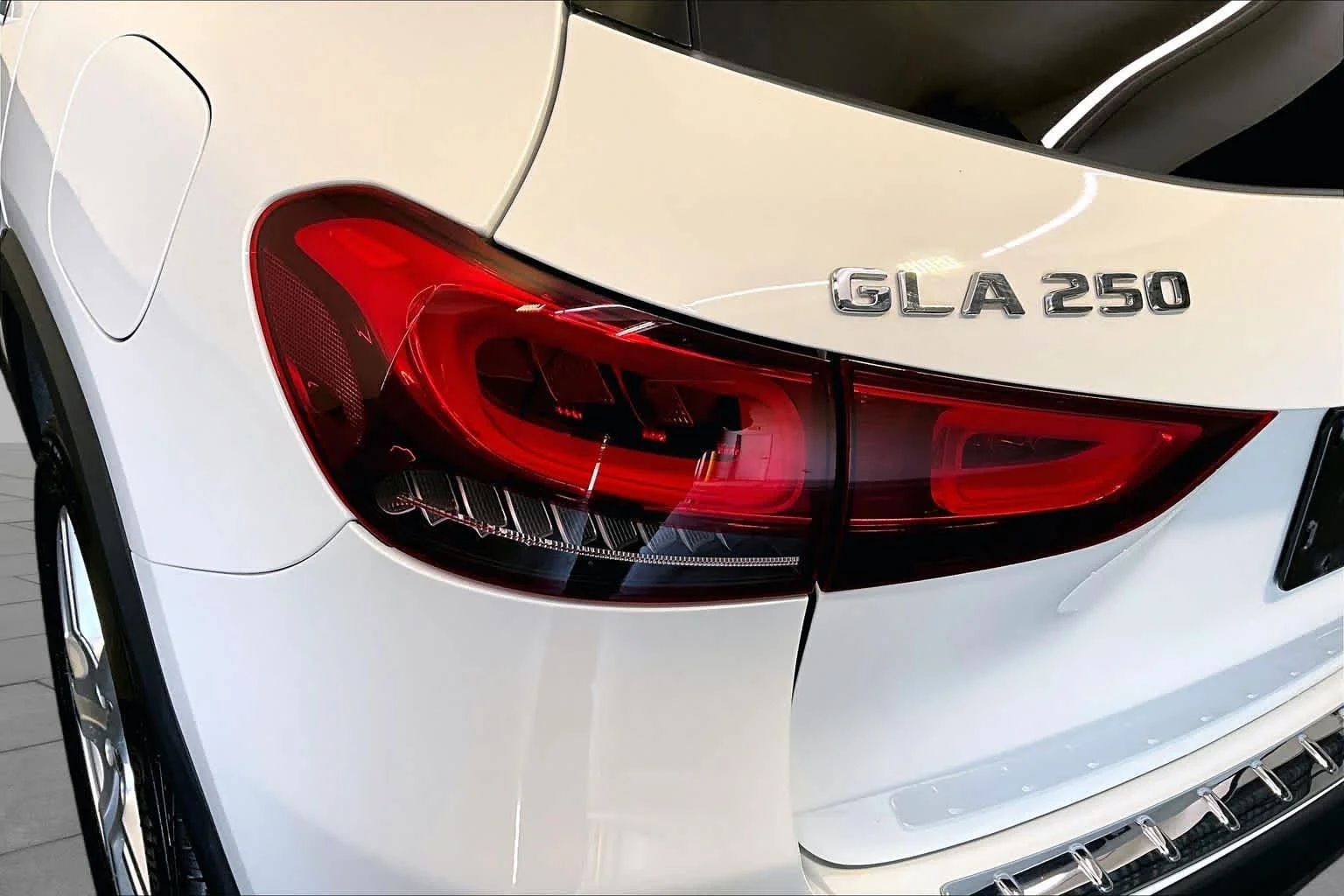 Certified Used 2022 Polar White Mercedes-Benz GLA 250 image 28