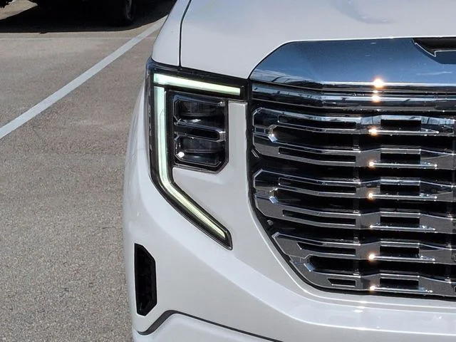 Certified Used 2023 White Frost Tricoat GMC Denali image 10