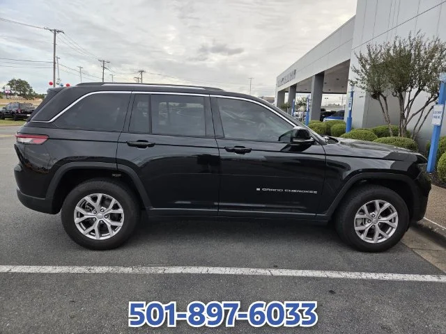 Used 2022 Black Jeep Limited image 4
