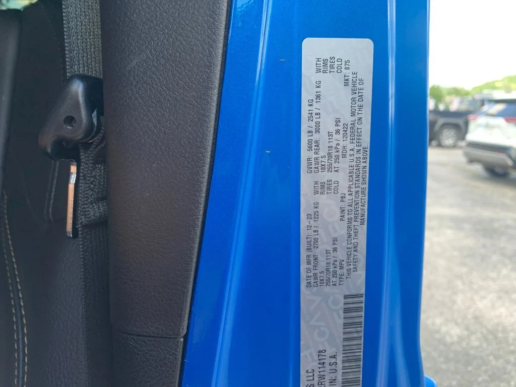 Used 2024 Blue Jeep Sahara image 35