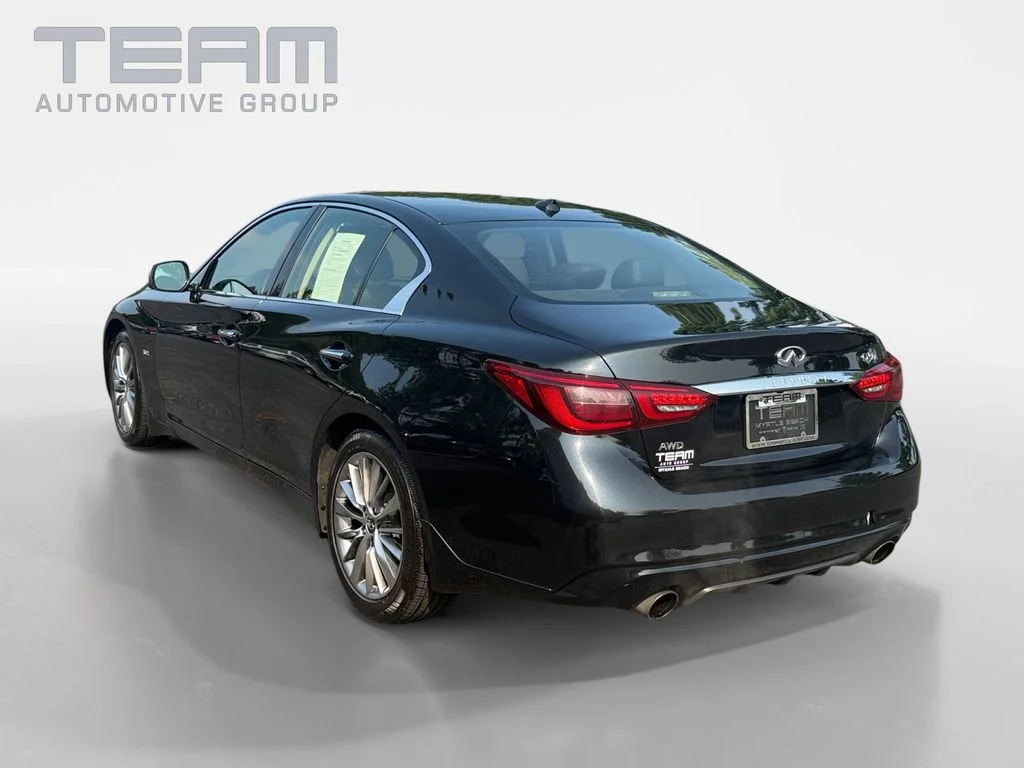 Used 2018 Black INFINITI 3.0t LUXE image 5