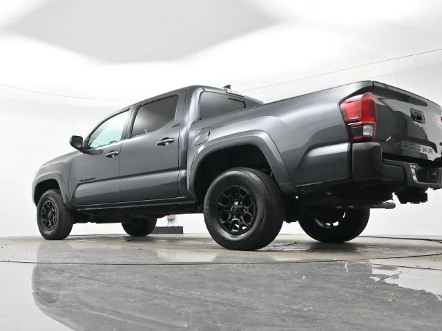 Used 2022 Magnetic Gray Met Toyota SR5 image 25