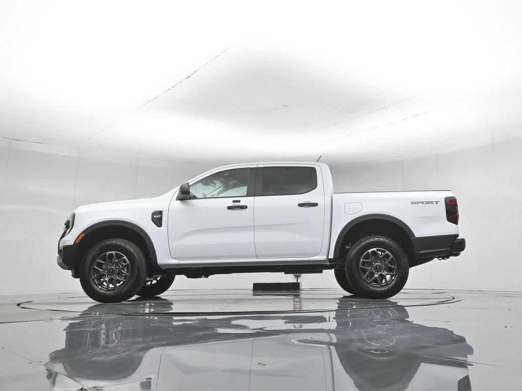 New 2026 Oxford White Ford XLT image 7
