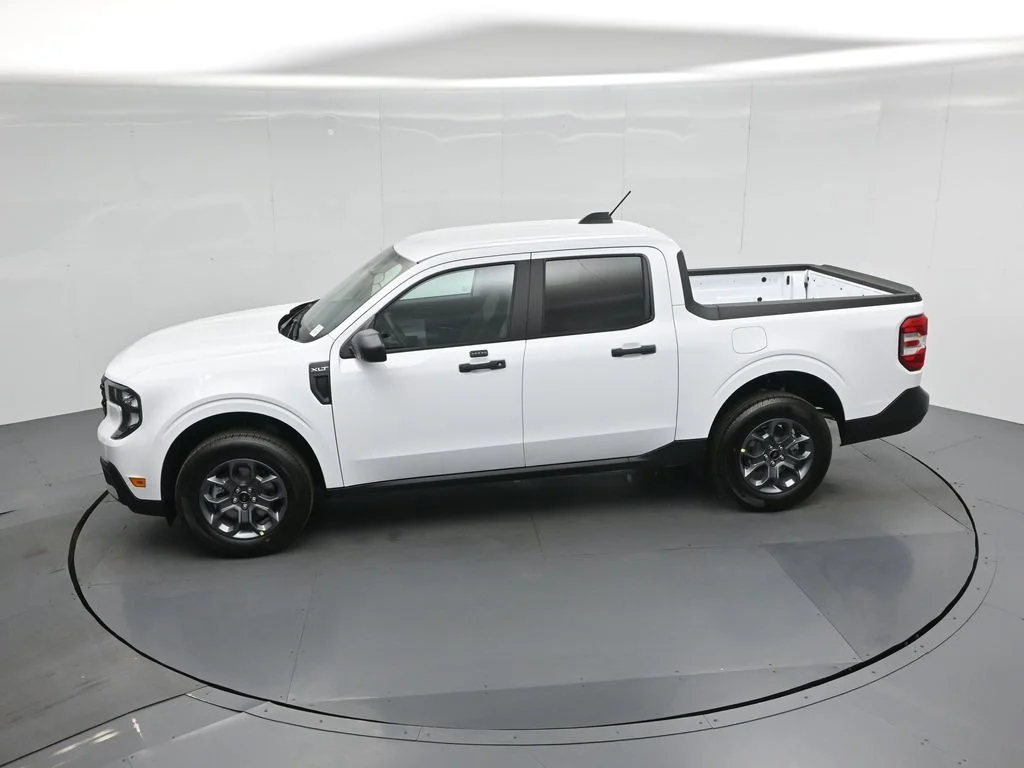 New 2026 White Ford XLT image 38