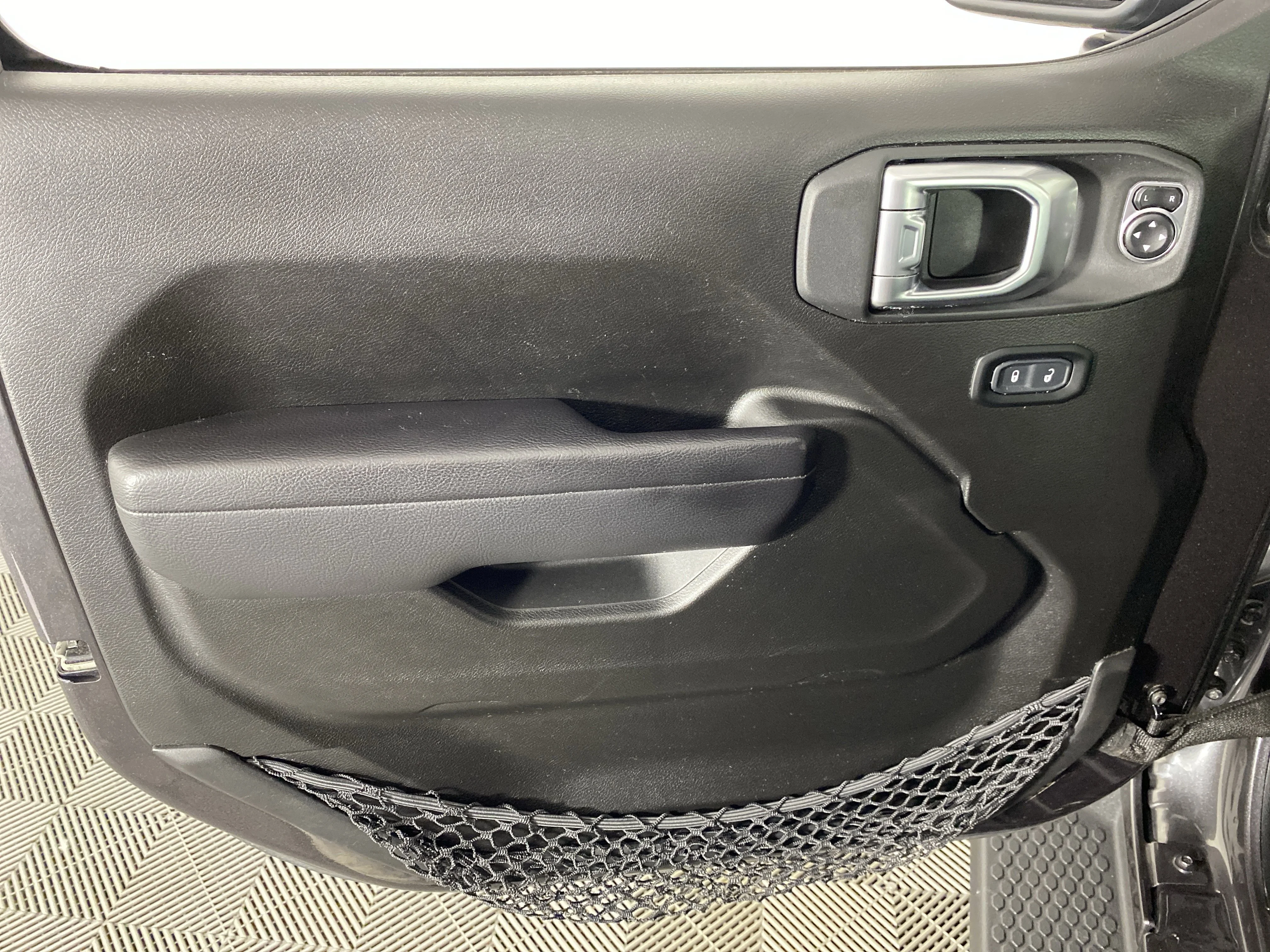Used 2024 Granite Crystal Metallic Clearcoat Jeep Sport S image 14