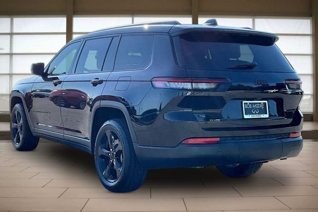 Used 2022 Black Jeep Altitude image 12