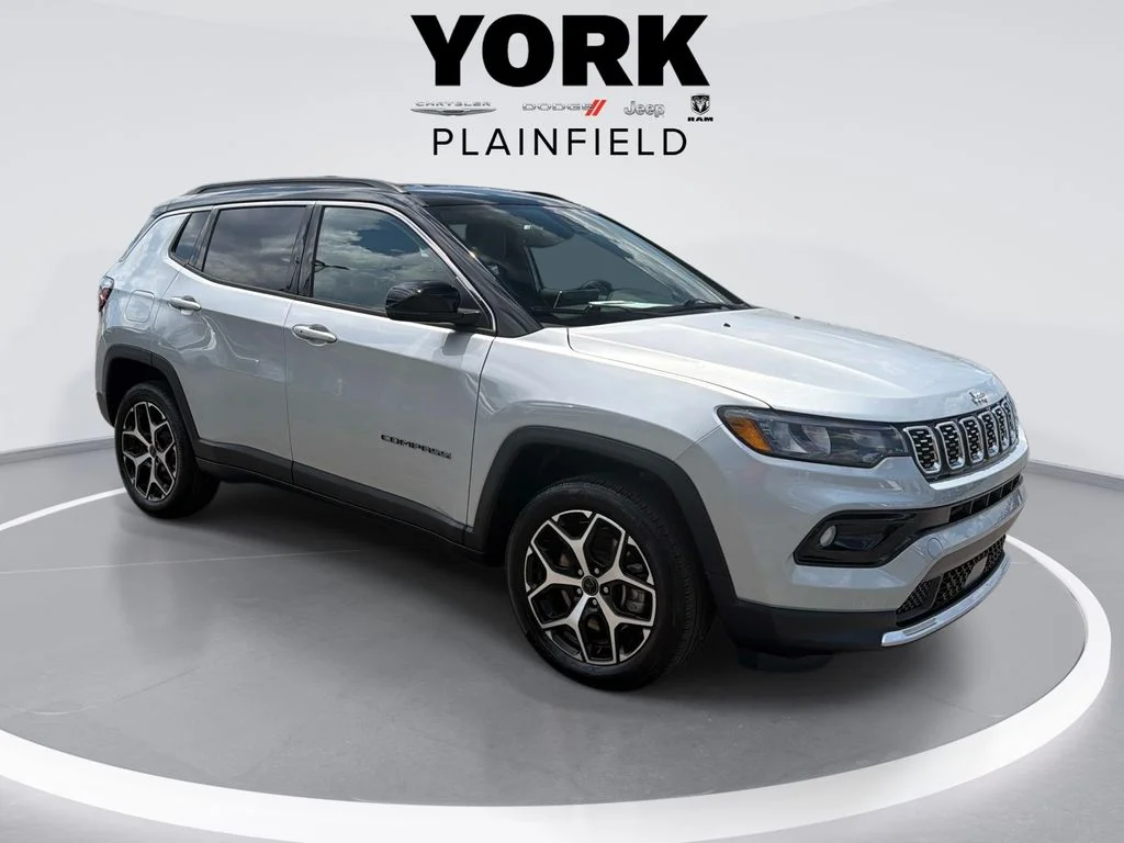 Used 2025 Silver Jeep Limited image 3