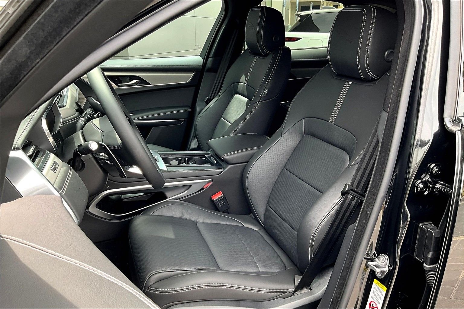 2026 Jaguar F-Pace R-Dynamic S - Photo 9